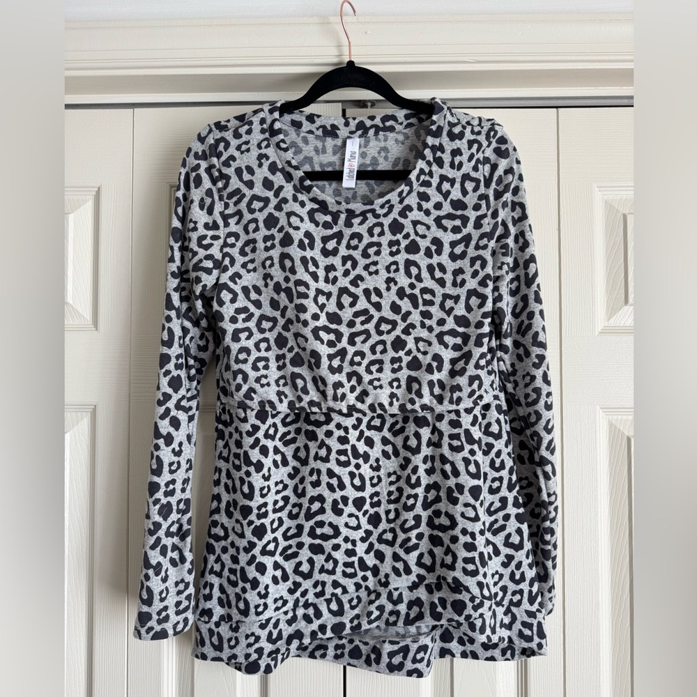 NWT Latched Mama Long-sleeve Nursing Top Size Large